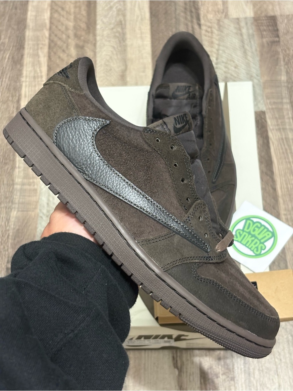 Jordan 1 low × Travis Scott Velvet Brown